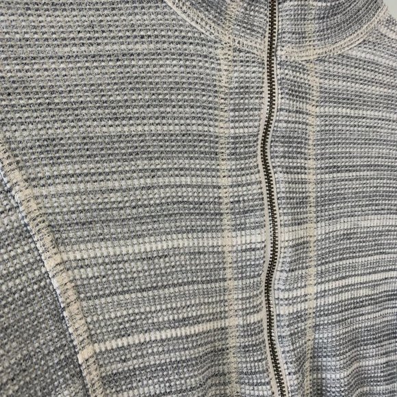 Tommy Bahama Cream and Gray Quarter Zip Cotton Pullover in Women’s Petit… - Picture 8 of 8